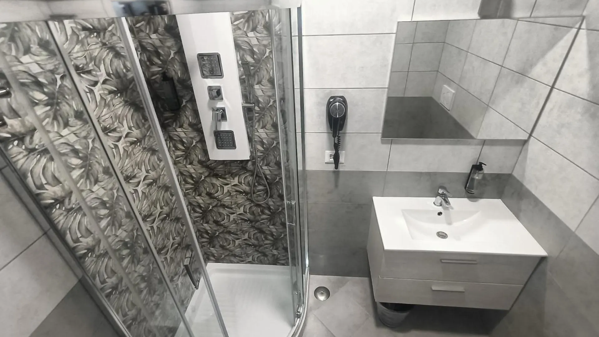 Hotel Nives House Roma Affittacamere